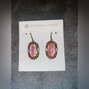 BNWT Kendra Scott Dani Figaro Frame Drop Earrings Gold Pink Iridescent MOP $80
